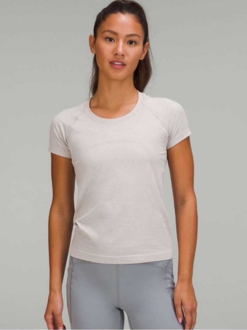 Lululemon Swiftly Tech Short Sleeve Tee Light Gray Chrome Womens 12